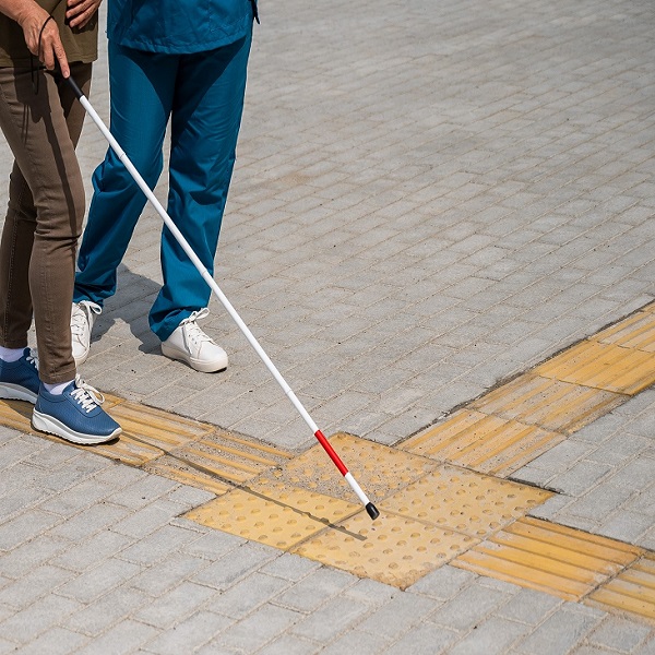 سنگفرش کفپوش بتنی شیاردار ویژه نابینایان سنگفرش کفپوش بتنی شیاردار ویژه نابینایان