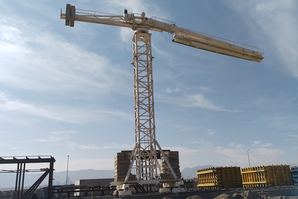 پمپ بتن با بازوی هیدرولیکی (لوله‌کش)